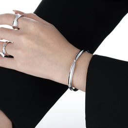 Girl Fashion Knot 925 Sterling Silver Open Bangle on wrist