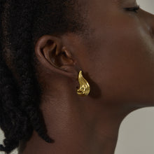 Exaggerated 999 Pure Silver Golden Irregular Hollow Conch Earrings