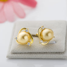 Triangle Round Shell Pearl Stud Earrings in Yellow Gold/White